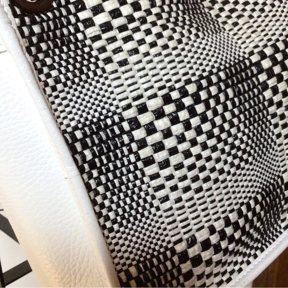 NWOTGS UNICA! FIRENZE ITALY WOVEN LEATHER BICOLOR CROSSBODY CHAIN STRAP BAG - Picture 7 of 12